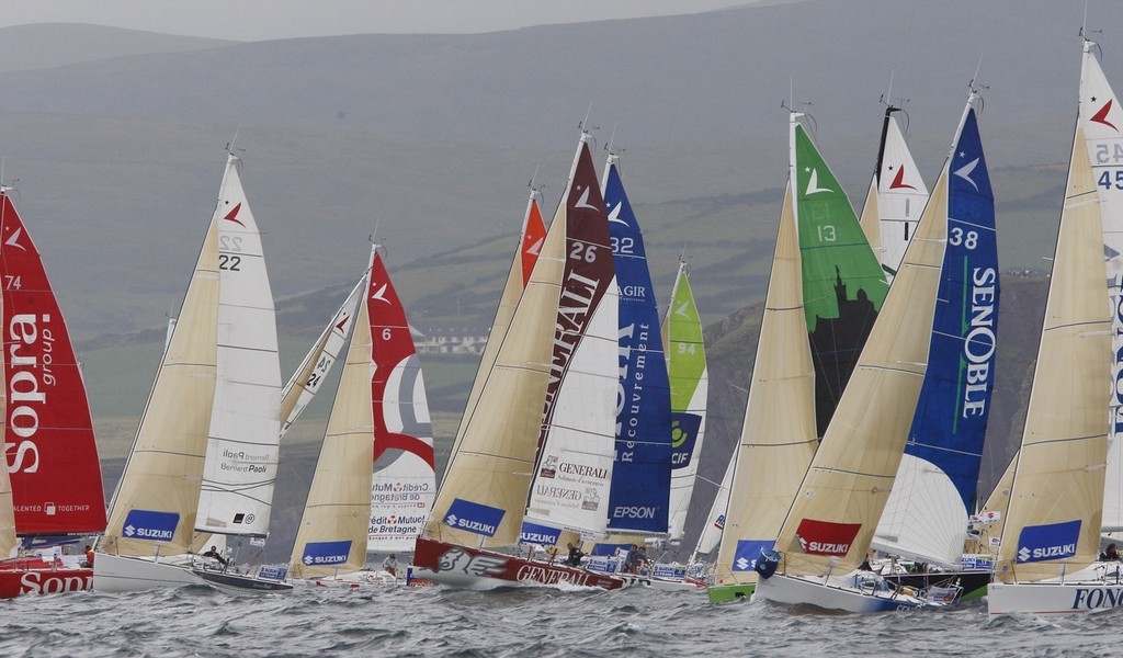 La Solitaire du Figaro Suzuki 2009. Yann ELIES lors du départ de la quatrième étape entre Dingle en Irlande et Dieppe le 16/08/09 Photo Jean-Christophe MARMARA Richard VIALERON / Le Figaro © Marmara - Bouchon / Le Figaro http://www.lasolitaire.com